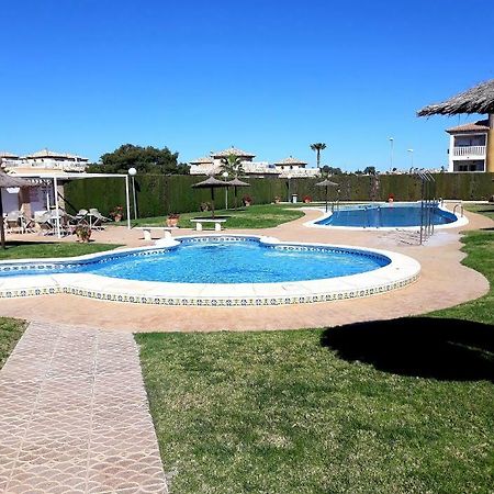 Fabulous Detached Large Villa 5 Bedrooms 3 Bathrooms Backing Onto Villamartin Golf Course Eksteriør billede