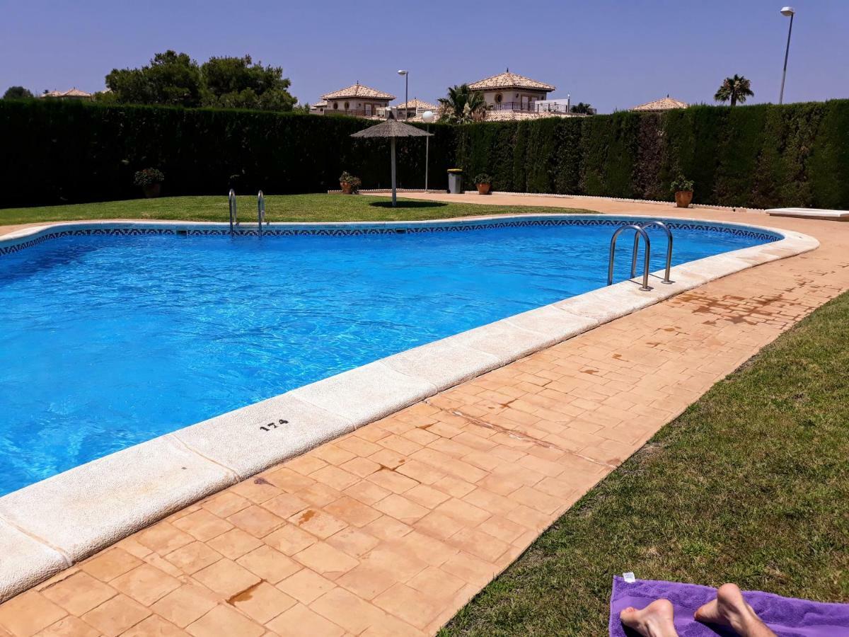 Fabulous Detached Large Villa 5 Bedrooms 3 Bathrooms Backing Onto Villamartin Golf Course Eksteriør billede